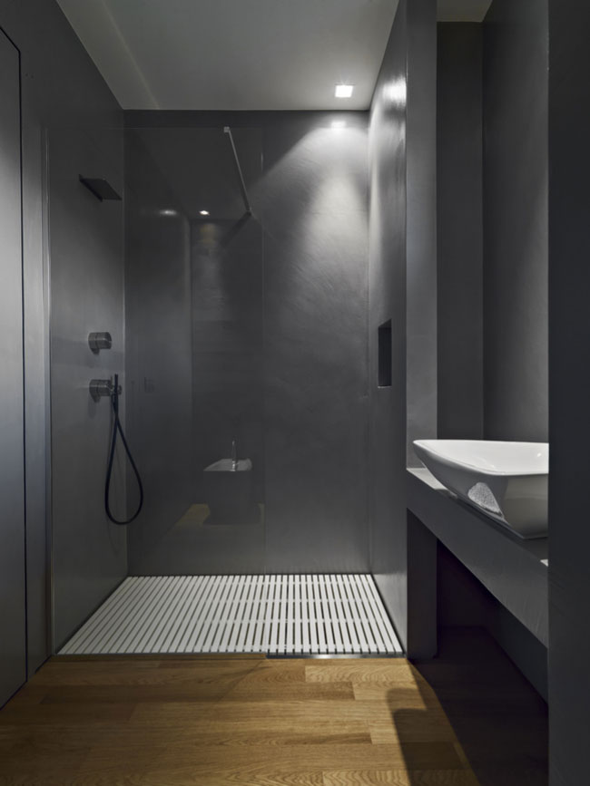 With a walk-in shower and glass shower doors, your dream bathroom is just within reach.